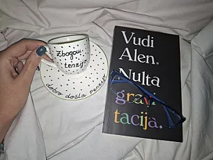 Keramička šolja ručno oslikana