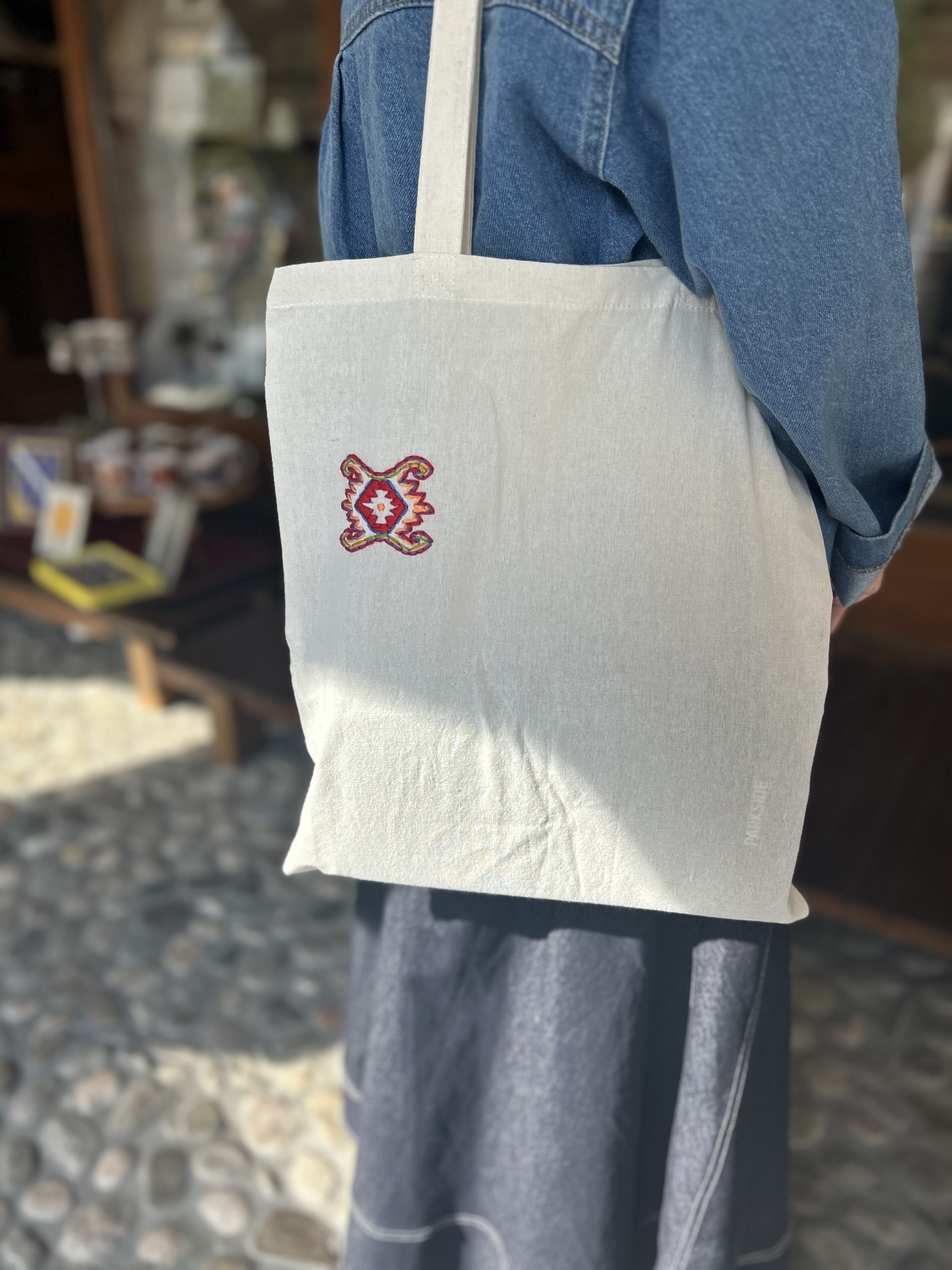 Vezeni motiv bosanskog ćilima — slika 1
