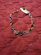 Šarena modna narukvica „Triple Heart” s raznobojnim kristalima