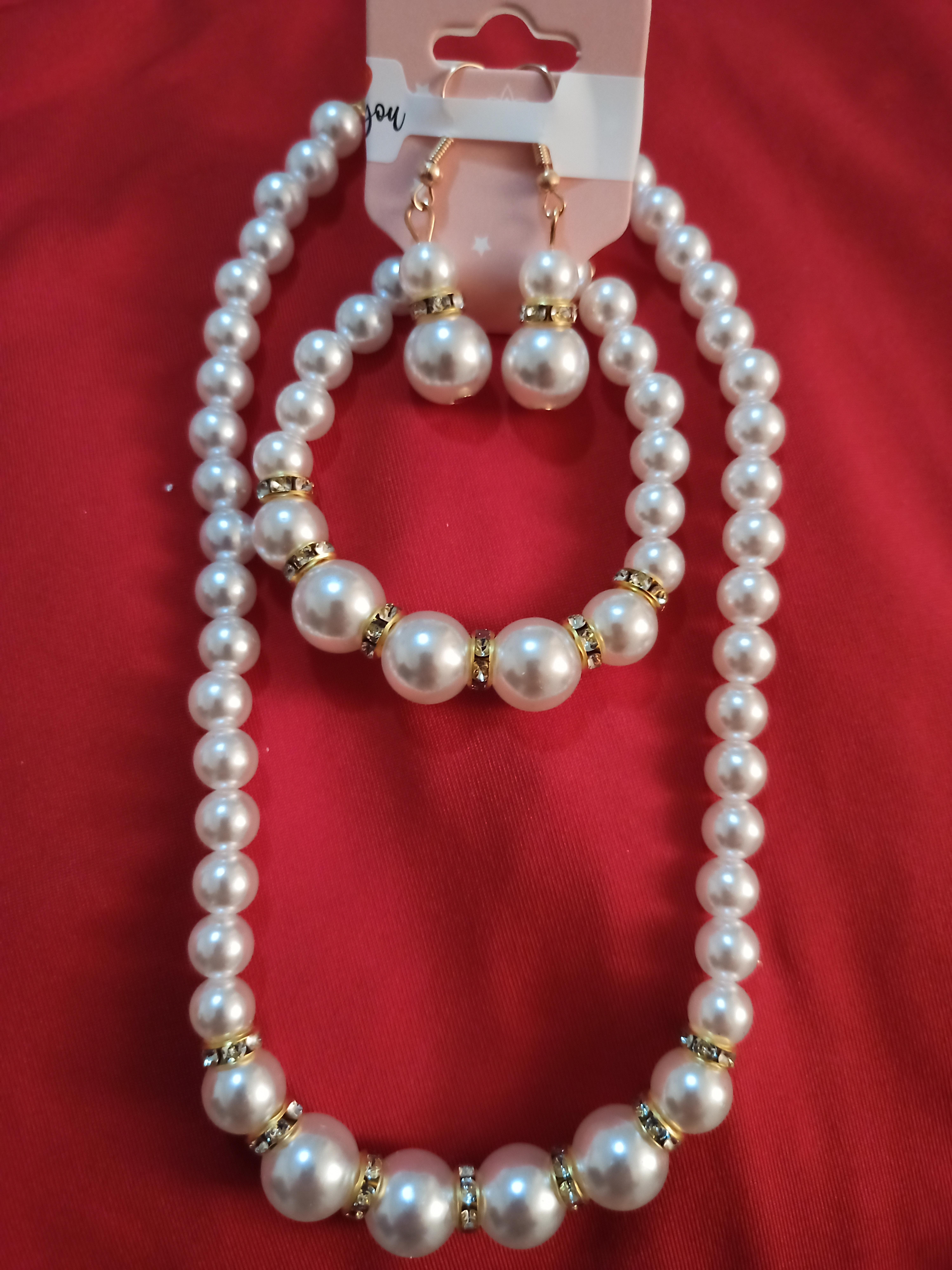Biserni set "Elegance" (Ogrlica, narukvica i naušnice) — slika 1