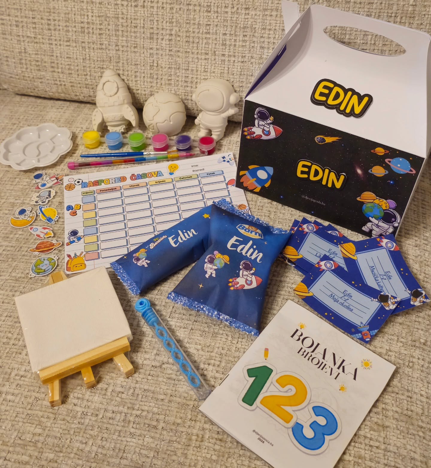 Personalizovani set SVEMIR — slika 1