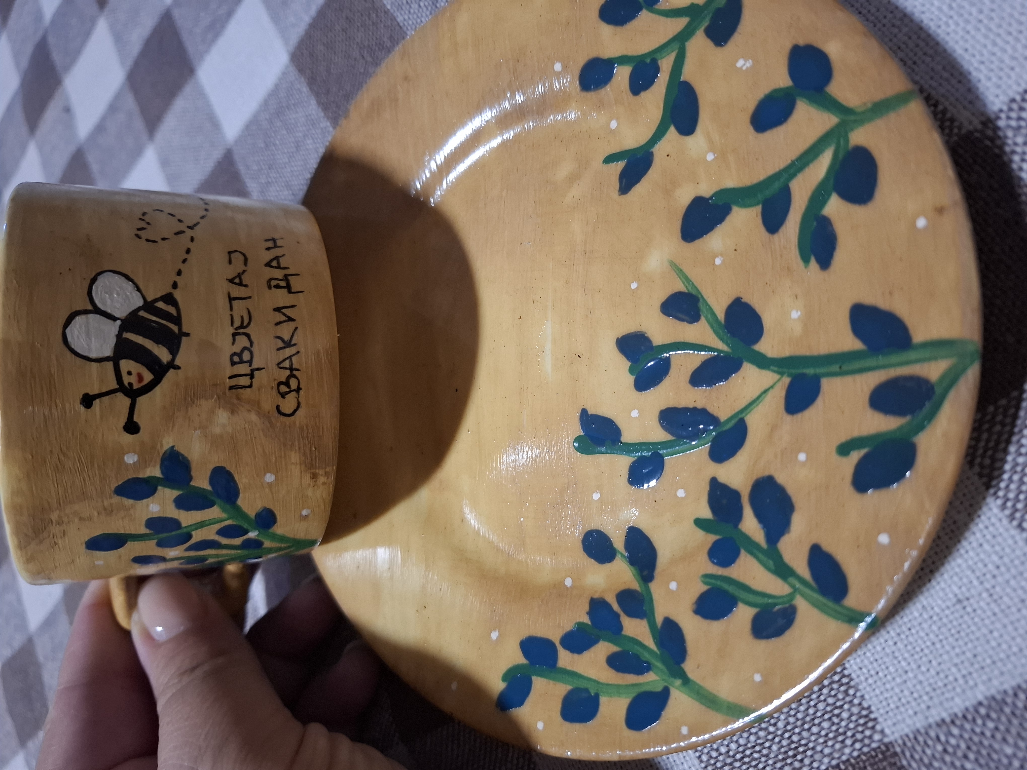 Ručno radjena šolja  — slika 1
