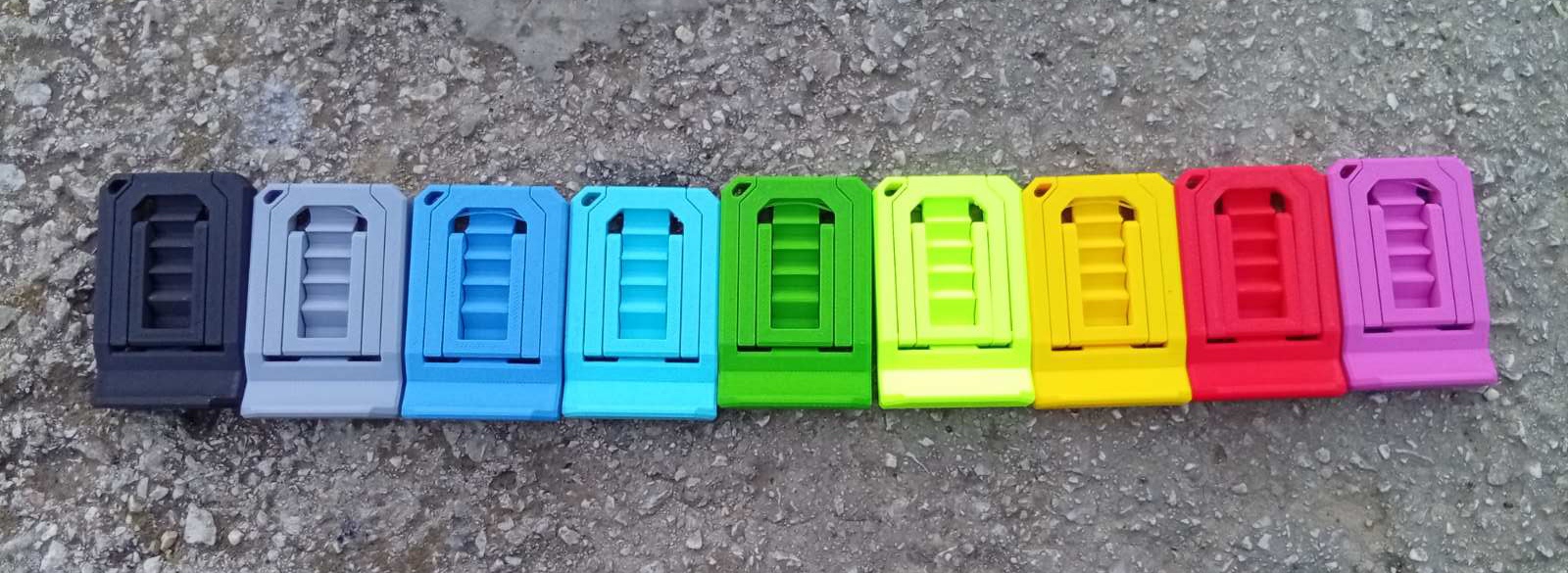 3D stalak za telefon  — slika 1