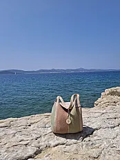 Torba od jutanog kanapa, prošarana bordo rafijom. — slika 2