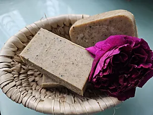 Ručno rađeni sapun sa čurekotom — slika 3