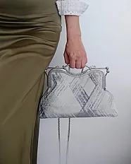 Siva rucno radjena torba | Handmade | Metalni okvir — slika 2