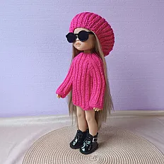 Set odjeće za lutke Paola Reina - pletena pink haljina i kapa — slika 3